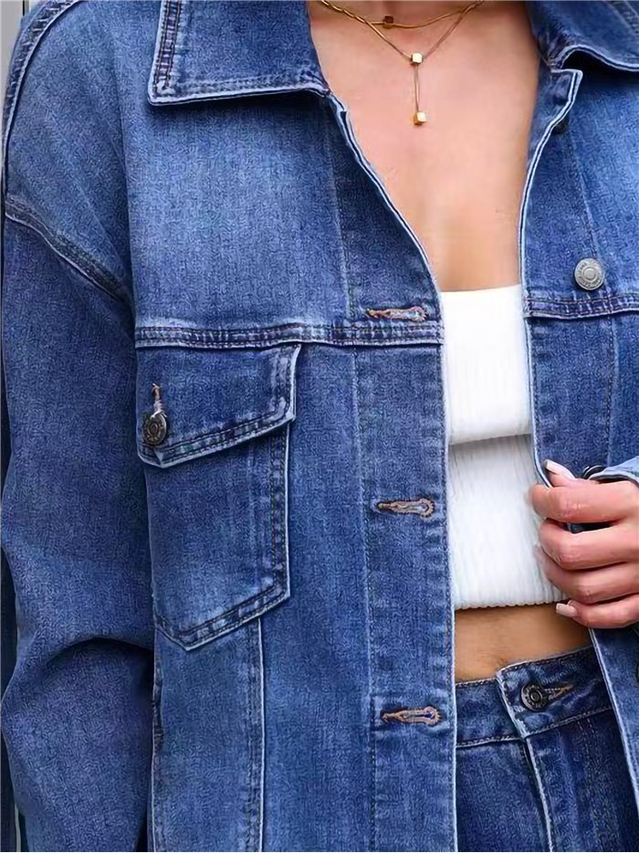 Chaqueta vaquera oversize con bolsillos