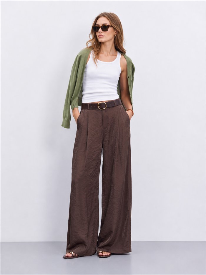 Pantalón wide leg fluido con cinturón