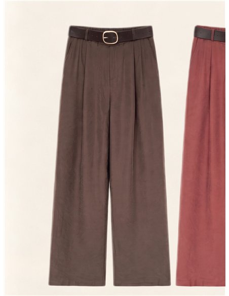 Pantalón wide leg fluido con cinturón