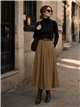 Falda midi con tablas y cinturón