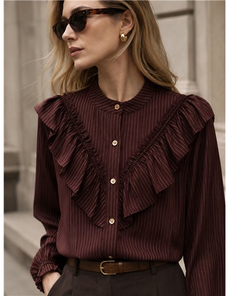 Blusa de rayas con volantes