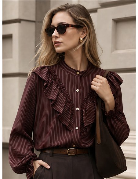 Blusa de rayas con volantes