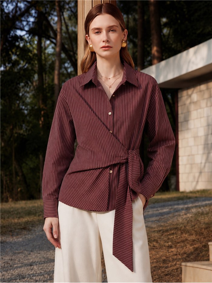 Camisa de rayas con lazada
