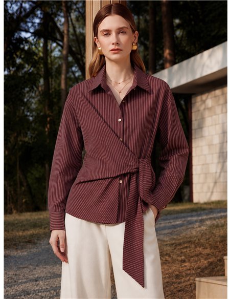 Camisa de rayas con lazada