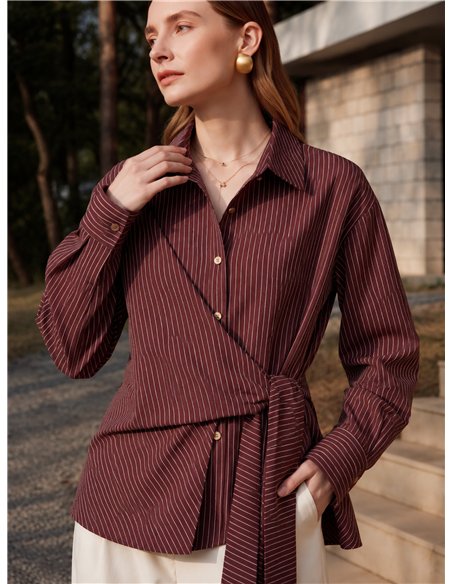 Camisa de rayas con lazada