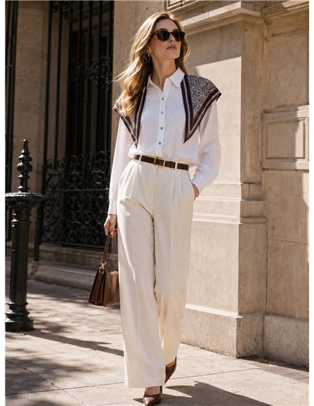Camisa con pañuelo estampado