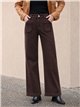 Weit geschnittene Jeans mit geflochtenen Taschen