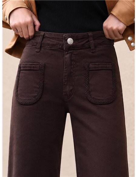 Calça jeans de perna larga com bolsos trançados