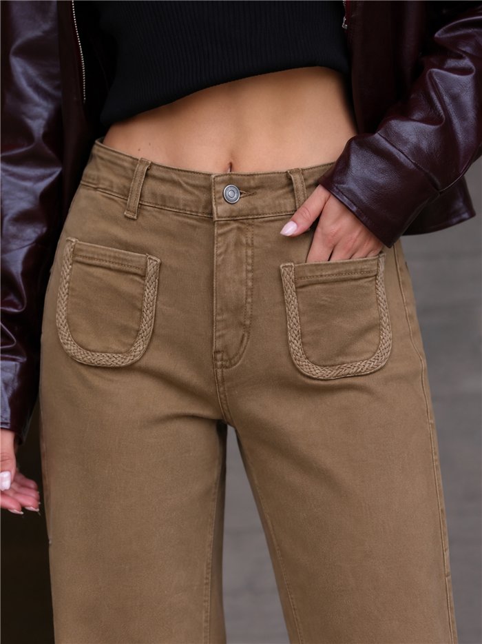 Calça jeans de perna larga com bolsos trançados