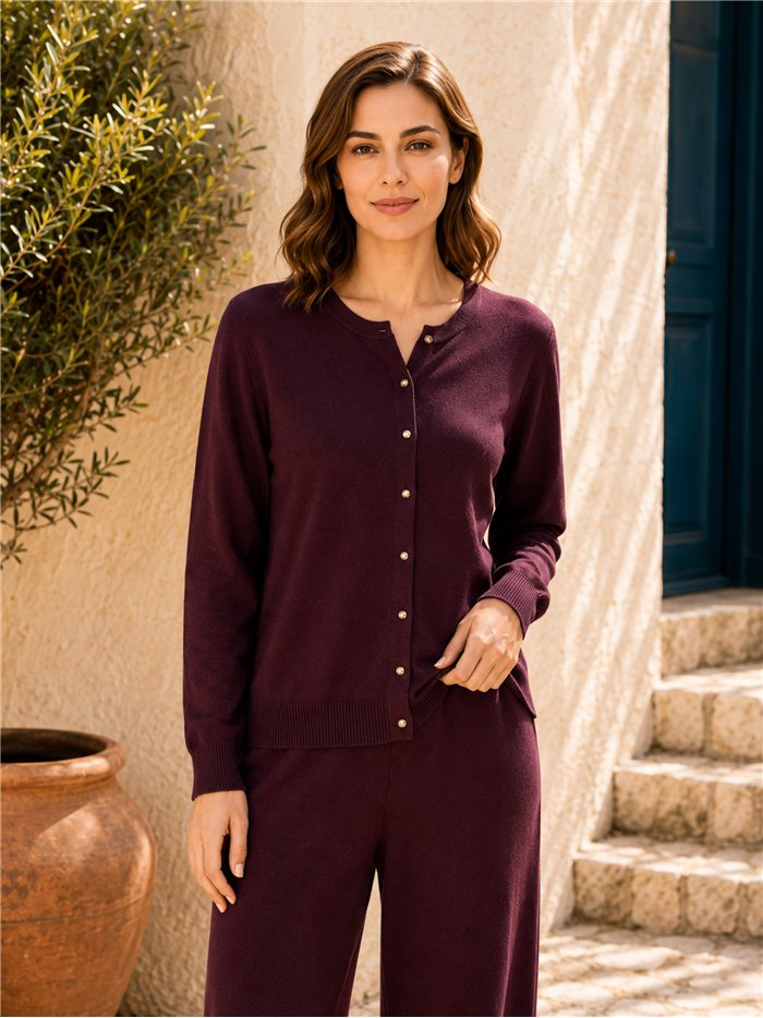Conjunto chaqueta de botones dorados y pantalón wide leg
