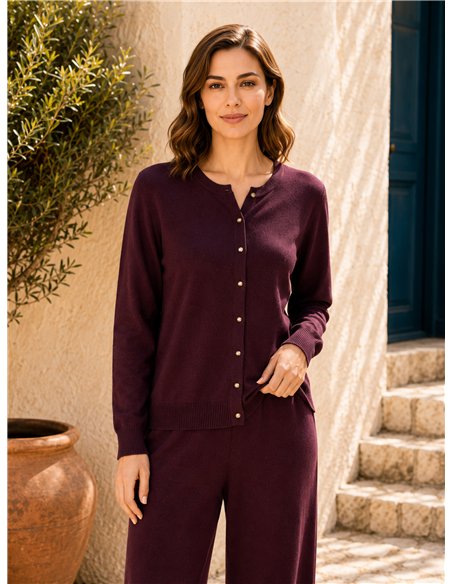 Conjunto chaqueta de botones dorados y pantalón wide leg