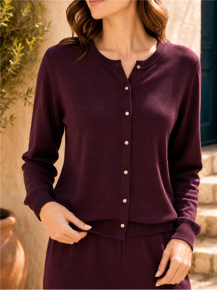Conjunto chaqueta de botones dorados y pantalón wide leg