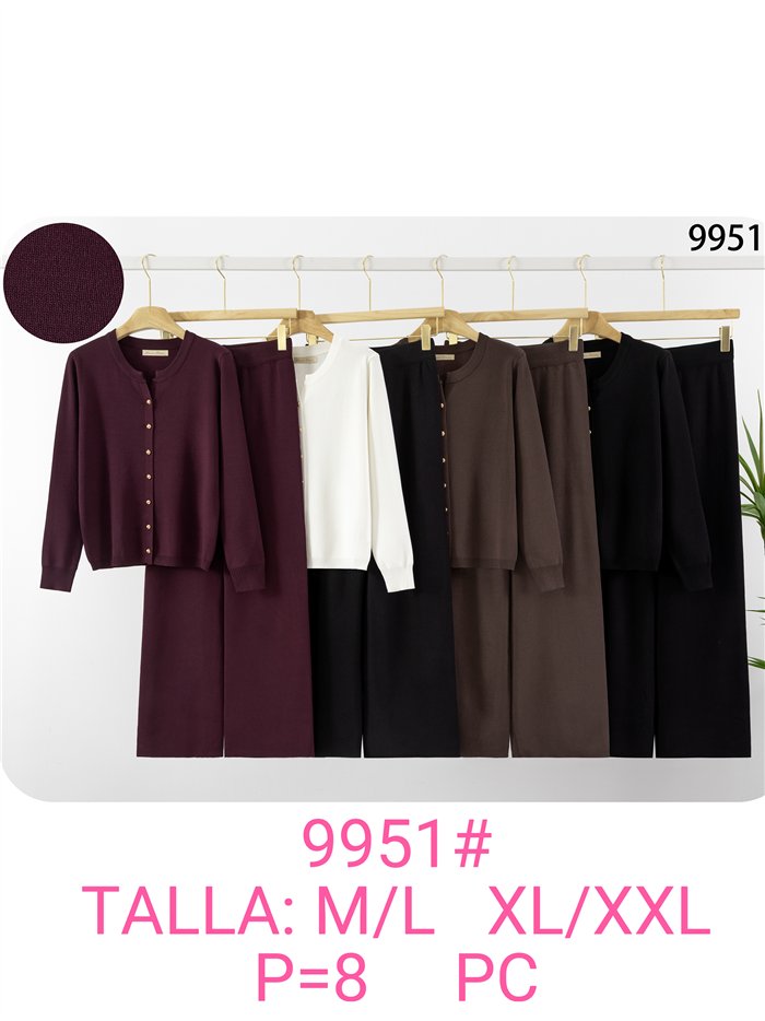 Conjunto chaqueta de botones dorados y pantalón wide leg