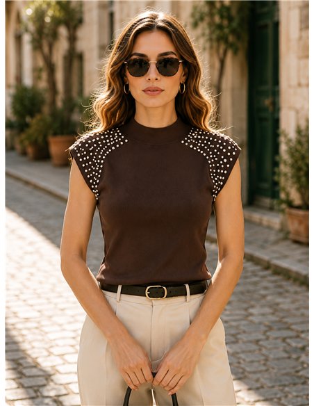 Top de punto con strass en hombros