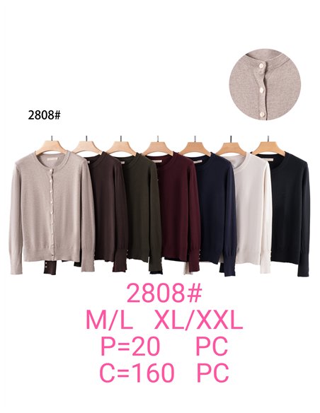 Veste en maille à col rond et boutons dorés