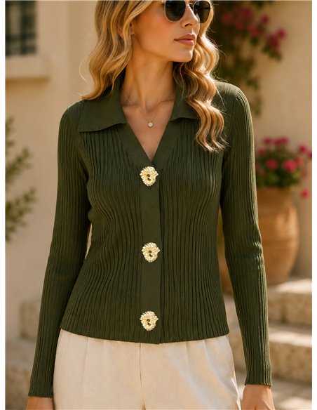 Gerippter Pullover mit Reverskragen und Zierknöpfen