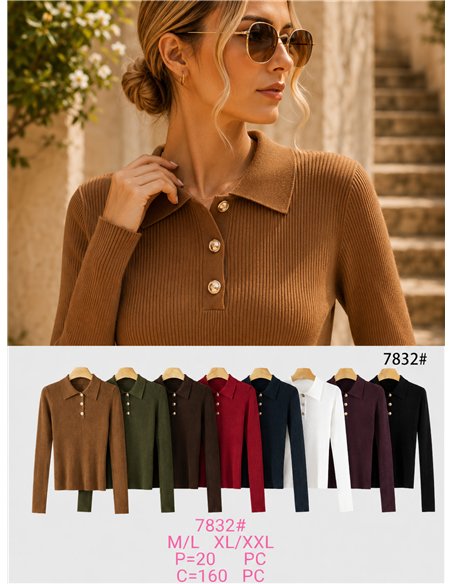 Pull à col roulé en maille côtelée avec boutons dorés