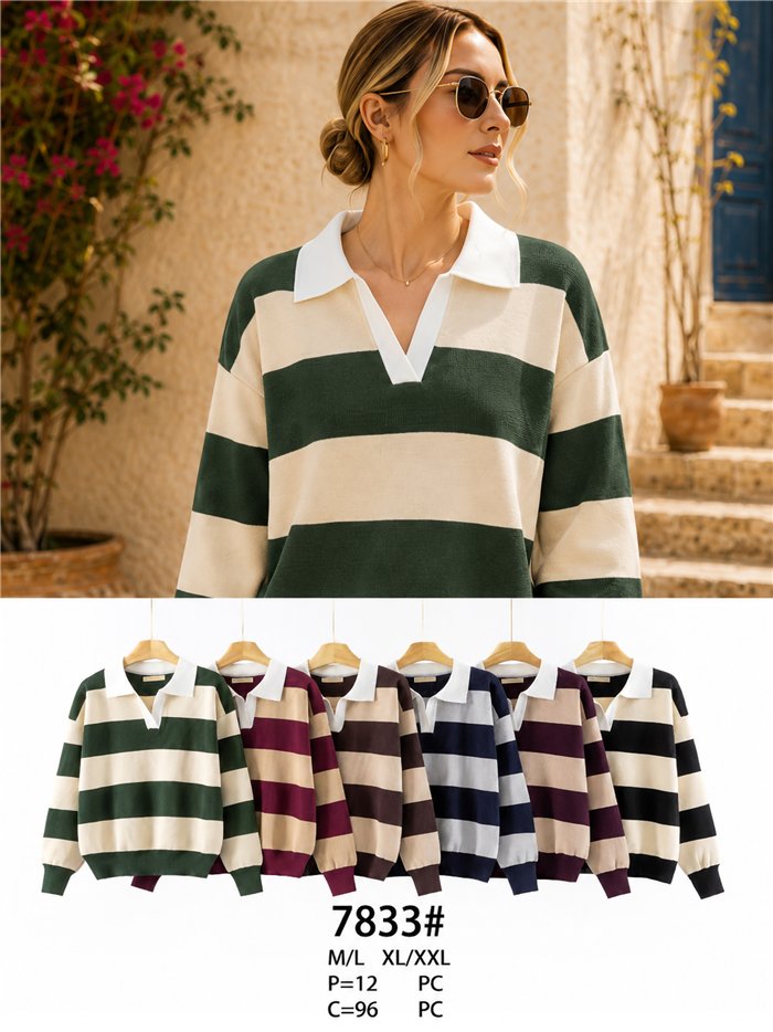 Camisa listrada com gola contrastante.
