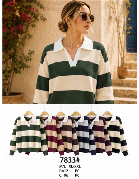 Camisa listrada com gola contrastante.