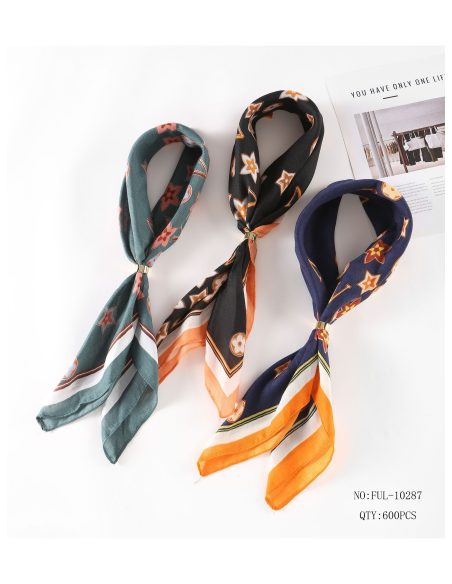 Lenço quadrado com estampa floral geométrica e argola de metal | BF-FUL-10278