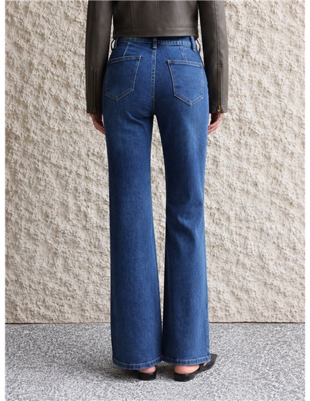 Jeans flare costura frontal