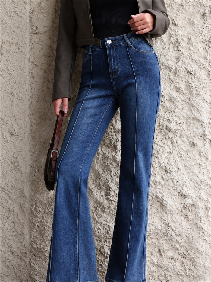 Jeans flare costura frontal