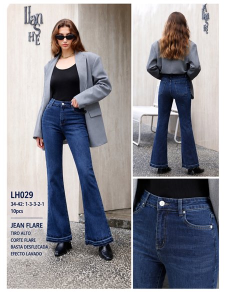 Jeans flare bajo desflecado