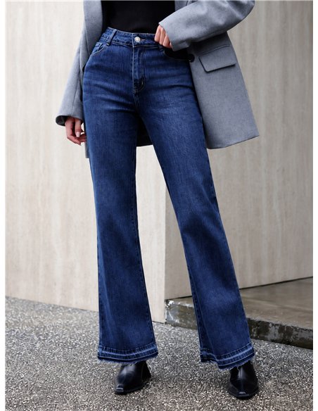 Jeans flare bajo desflecado