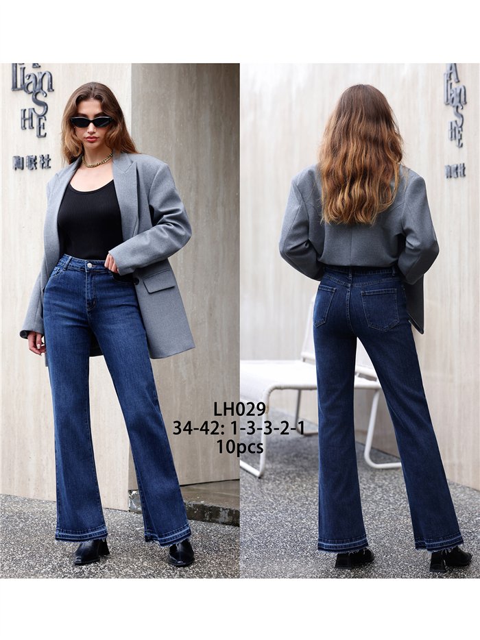 Jeans flare bajo desflecado