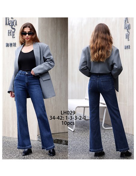 Jeans flare bajo desflecado