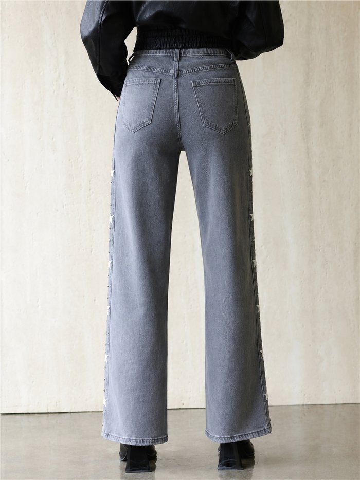 Jeans wide leg estrellas bordadas y tachas