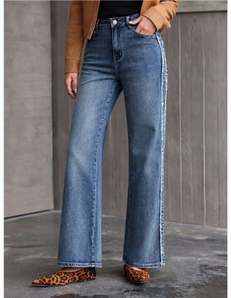 Weit geschnittene Jeans mit Fransenbesatz
