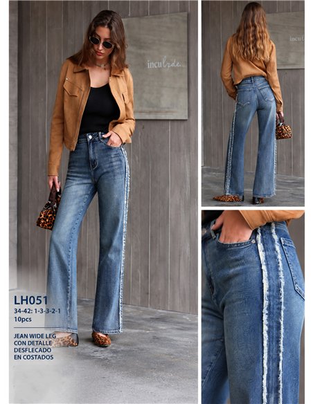 Weit geschnittene Jeans mit Fransenbesatz