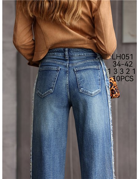 Weit geschnittene Jeans mit Fransenbesatz