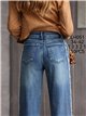 Weit geschnittene Jeans mit Fransenbesatz