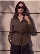 Camicia di raso con cintura e tasche
