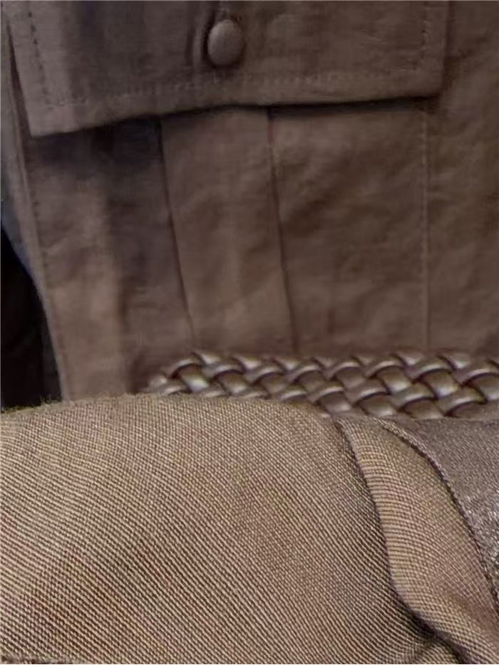 Camicia di raso con cintura e tasche