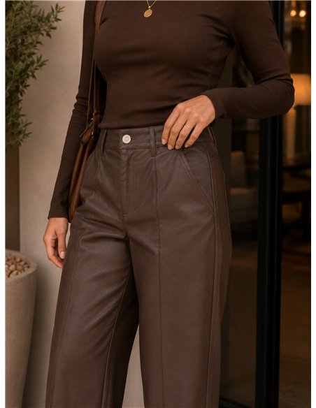 Pantalón wide leg efecto piel