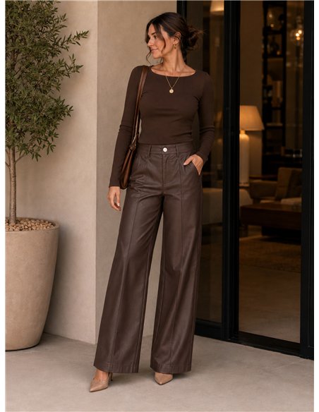 Pantalón wide leg efecto piel