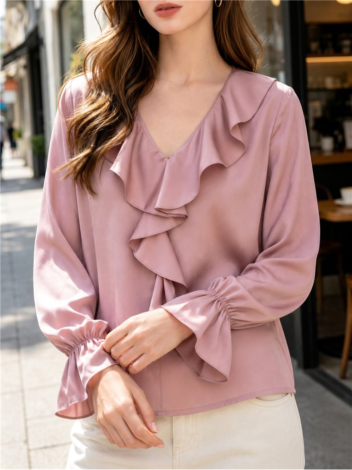 Blusa satinada con volante frontal