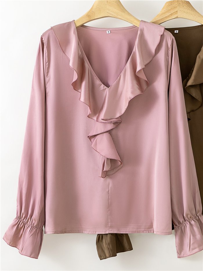 Blusa satinada con volante frontal