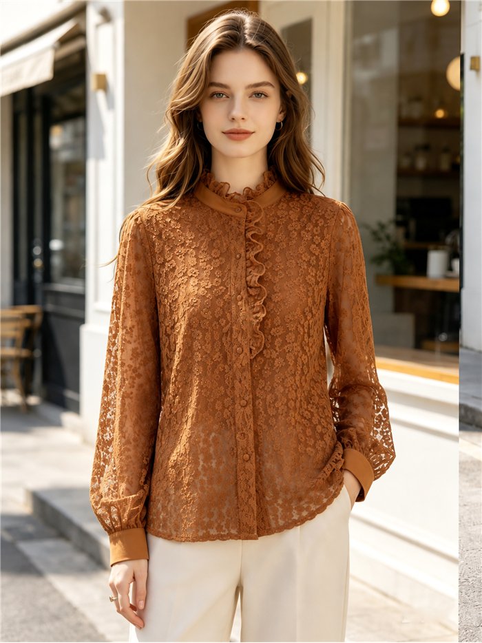 Blusa encaje floral con volante