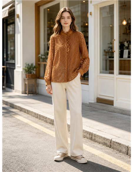 Blusa encaje floral con volante