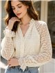 Blusa encaje floral con volante