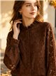 Blusa encaje floral con cuello fruncido