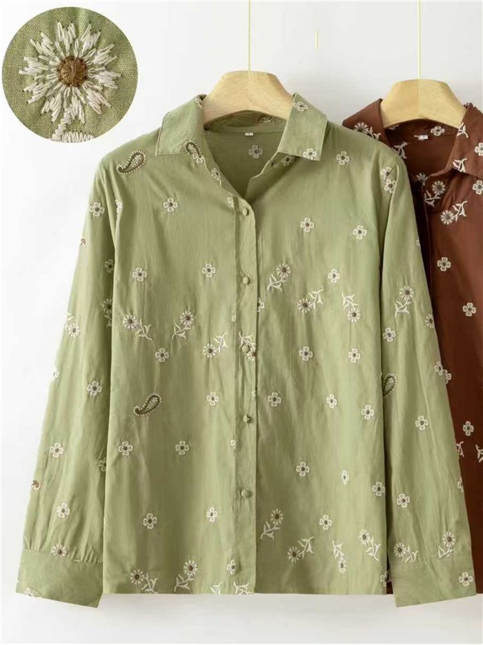 Camisa bordada de flores y paisley