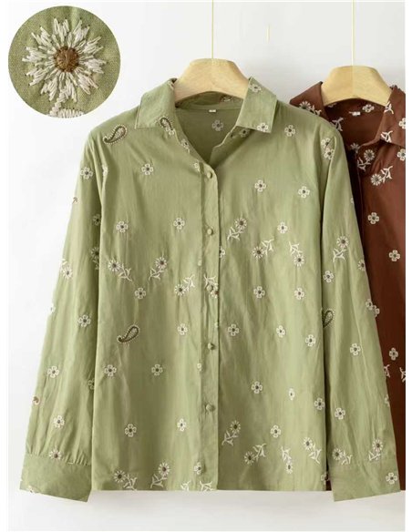 Camisa bordada de flores y paisley