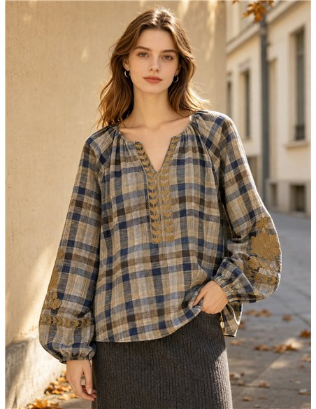 Blusa cuadros con bordado