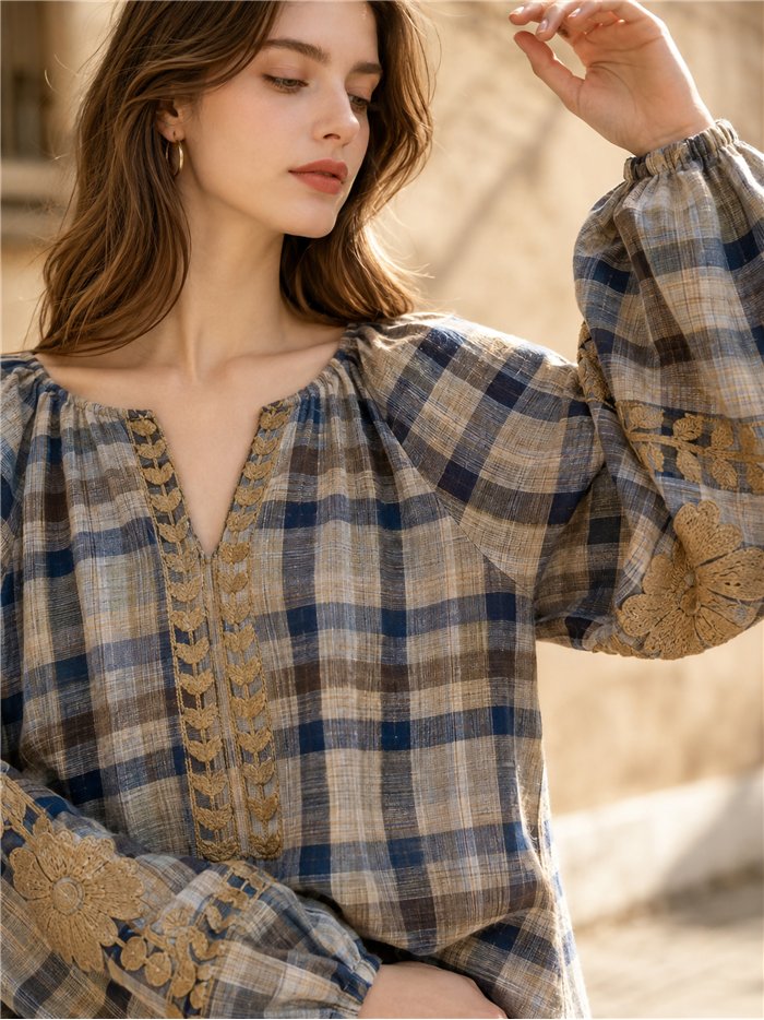 Blusa cuadros con bordado