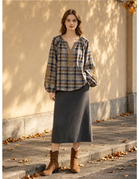 Blusa cuadros con bordado